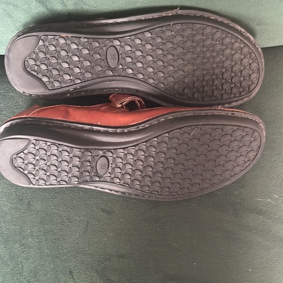 Brown Bernie Mev Mary Janes - Picture 5 of 10